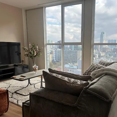 Luxury In The Center Apartment *